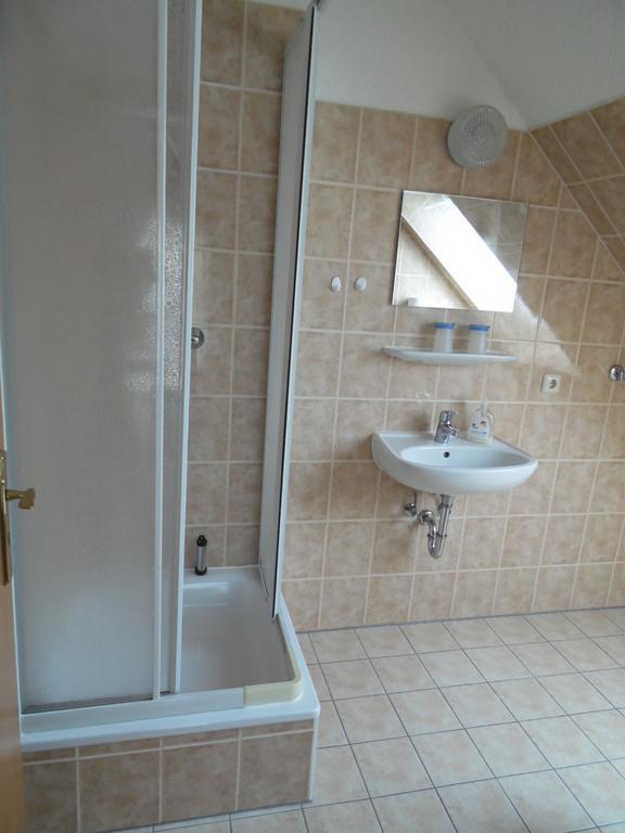 Pension Am Deich Kröslin 外观 照片